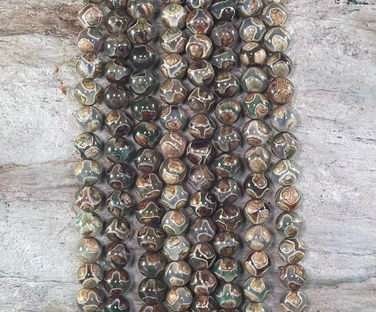 Dzi Agate, Tibetan Agate or Etched Agate, Round 8mm,(Giraffe Design Polished)