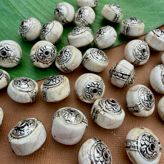 Conch & White Metal Wheel Beads