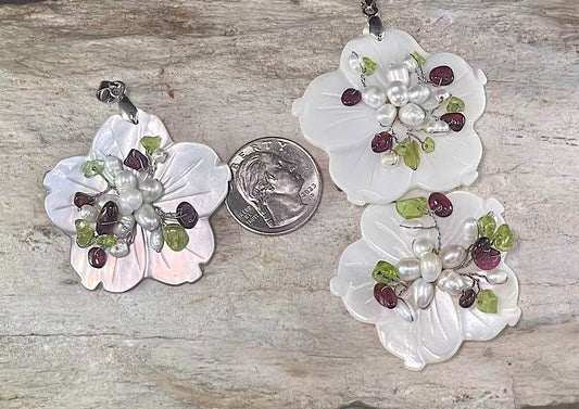 Pearl Flower shape Pendant, w/ wrapped potato Freshwater pearl, Garnet & Peridot Nuggets