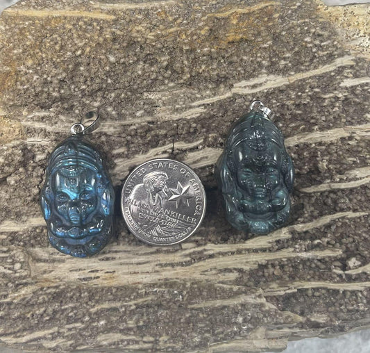 Labradorite, Praying Elephant Carved Pendant, 20x31mm (1pc)