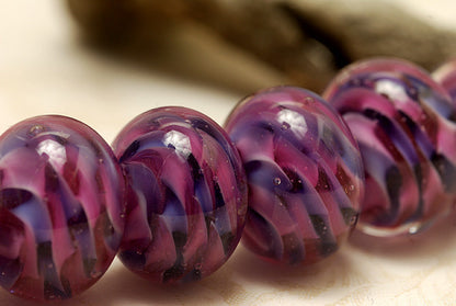 10109121 - Six Mulberry Hard Candy Rondelle Beads