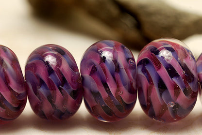 10109121 - Six Mulberry Hard Candy Rondelle Beads