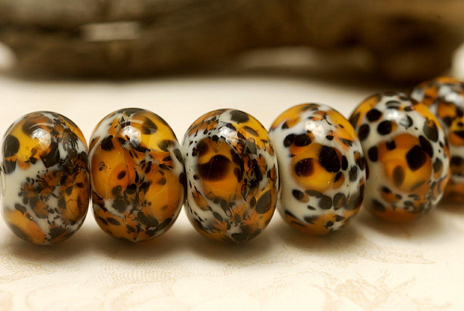 10304301 - Seven Animal Prints Rondelle Beads