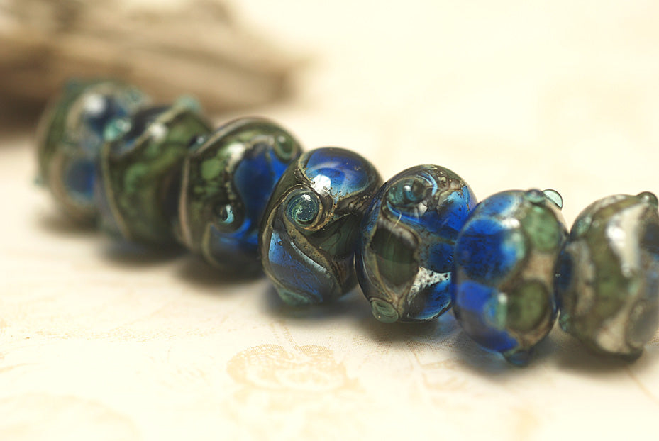 10406501 - Seven Deep Blue Ocean Rondelle Beads