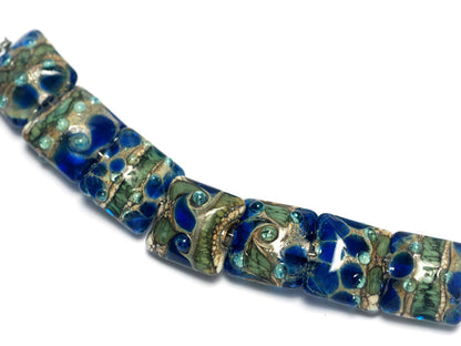 10406504 - Seven Deep Blue Ocean Pillow Beads