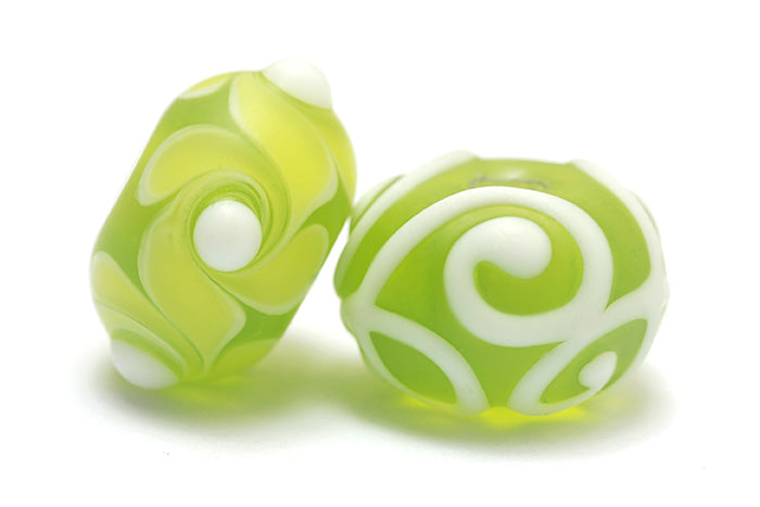 10500401 - Seven Baby Spring Green Rondelle Beads