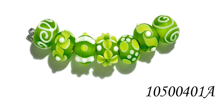 10500401 - Seven Baby Spring Green Rondelle Beads