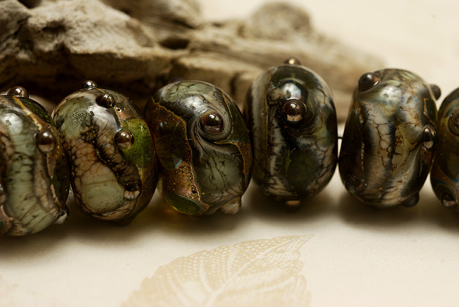 10503401 - Seven Green w/Silver Foil Rondelle Beads