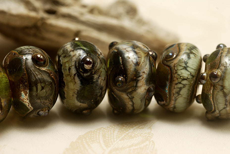 10503401 - Seven Green w/Silver Foil Rondelle Beads