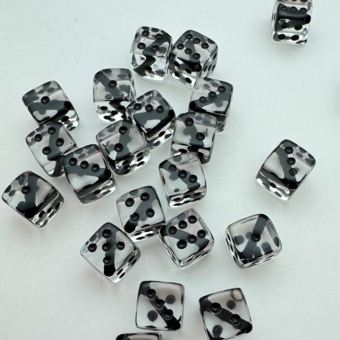 Dice Bead 9mm Clear with black