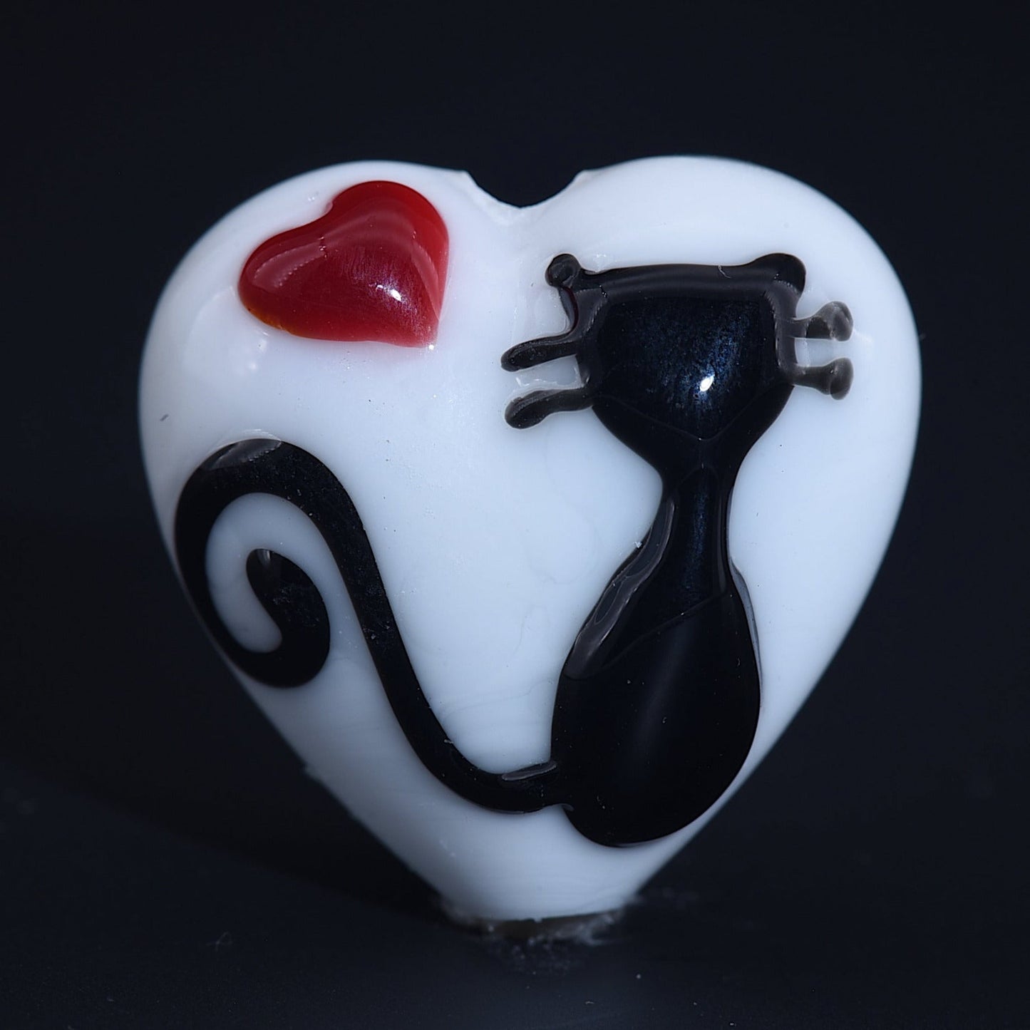 11840505 - Loving Cat Heart Bead