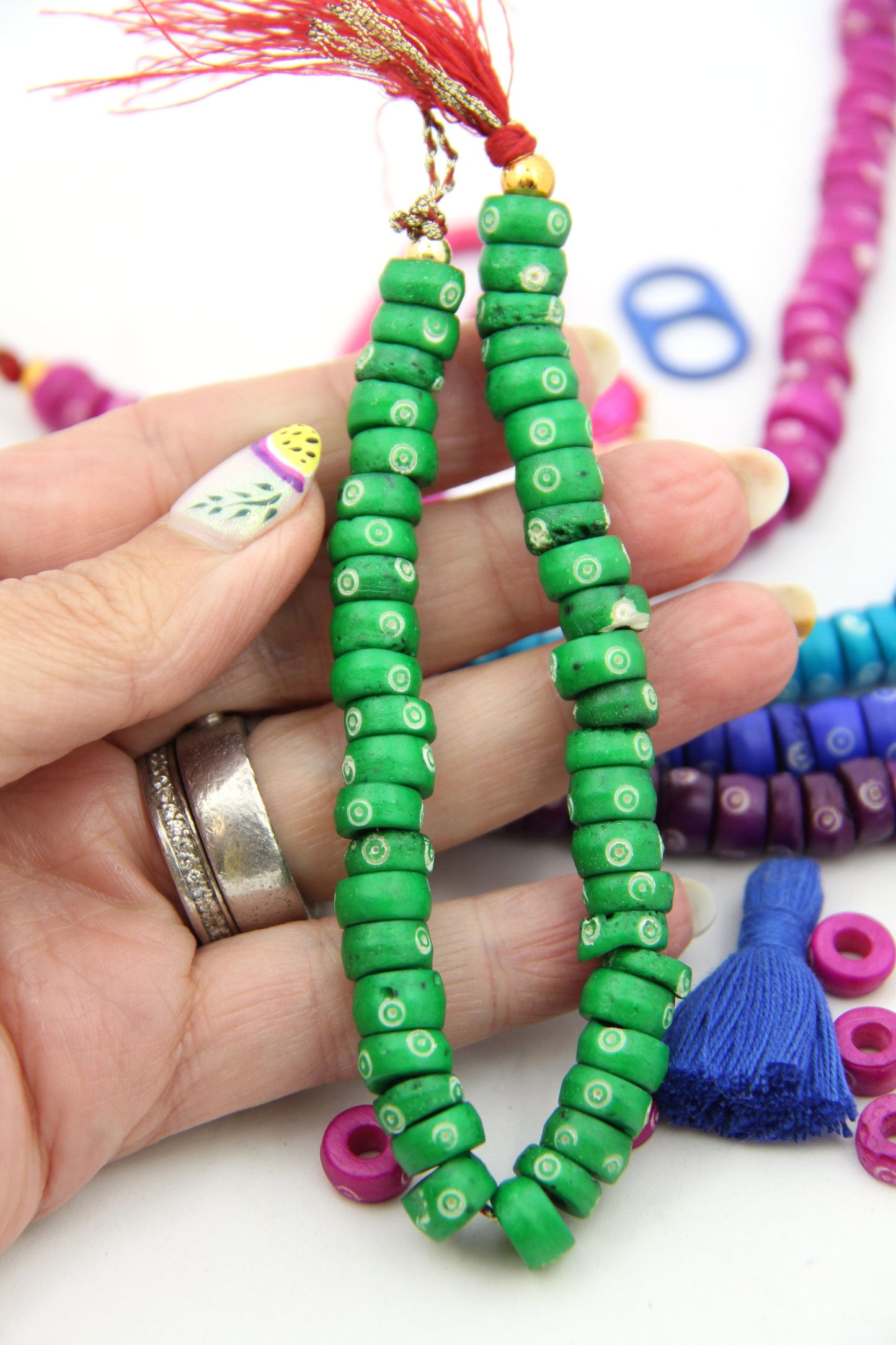 Bold & Bright Rondelle Bone Beads: Bullseye Hand Carved Pattern, 9x5mm, 40 beads