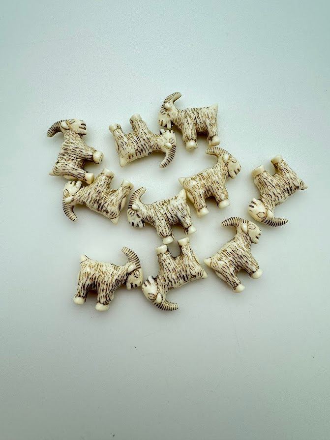 Goat Bead 24x23mm Ivory/gold