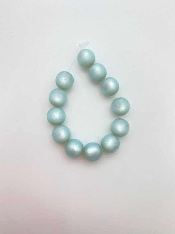 Round moon glow matte 10mm Iceberg