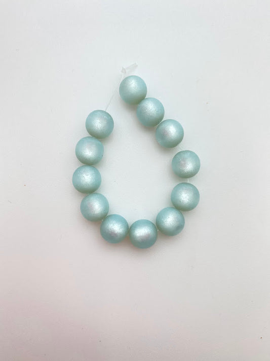 Round moon glow matte 10mm Iceberg