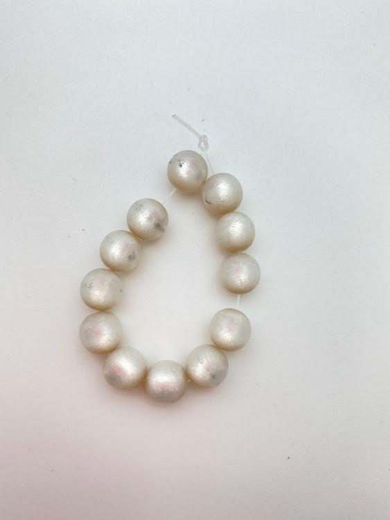 Round moon glow Matte 10mm Crema