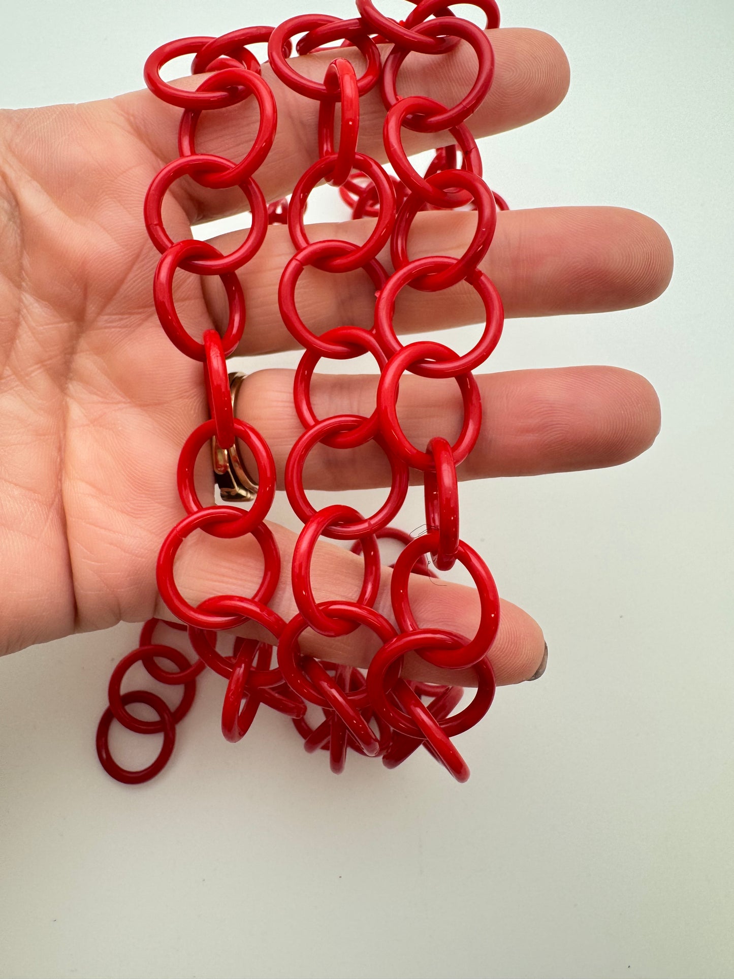 Resin Chain Link 12"x18mm Cherry Red