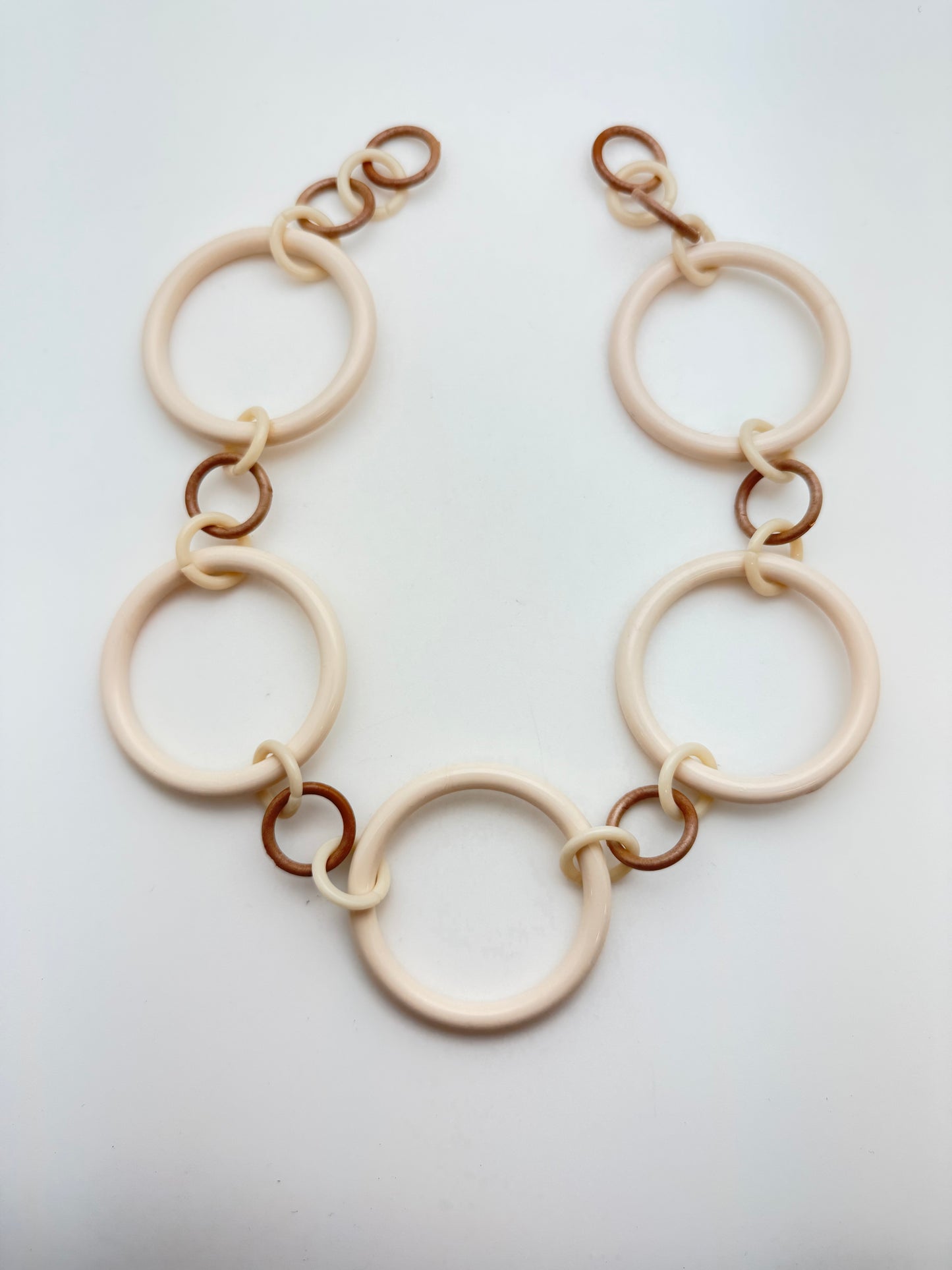 Resin Chain Link 16"x51mm Ivory