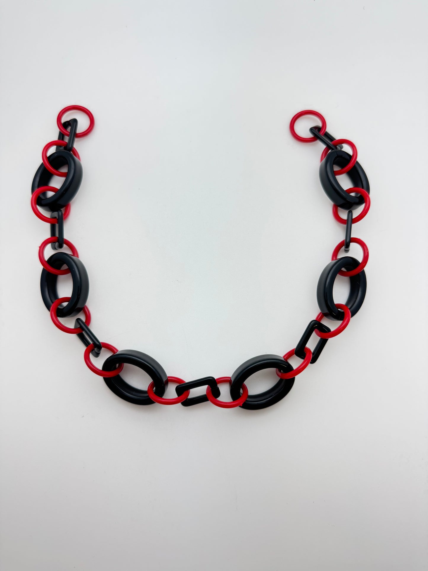 Resin Chain Link 15"x18mm Jet and Cherry