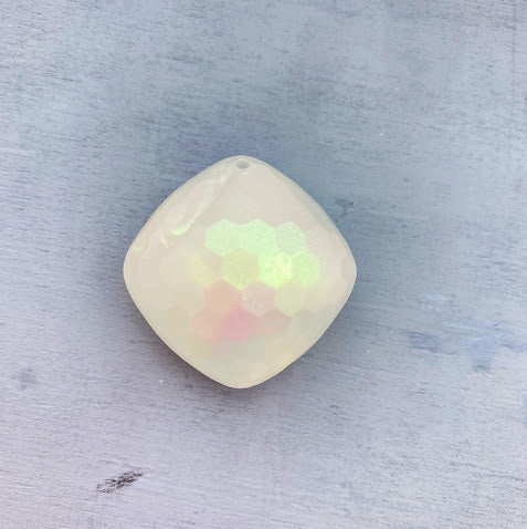 Faceted Drop 32mm - Pearl AB