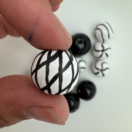 Kazuri Bead 14mm Round - Black & White