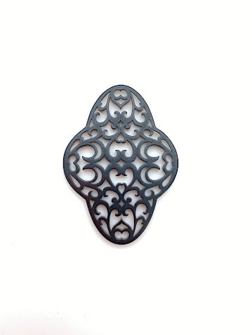 Filigree Quatrefoil 60x44mm Jet