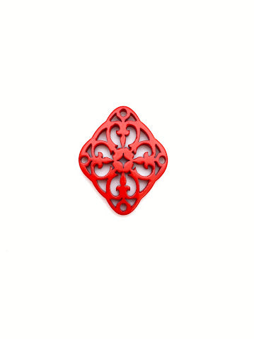 Filigree Diamond 40x30mm Red