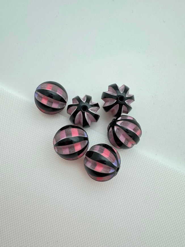 Carved Round 16mm Black with Pinks