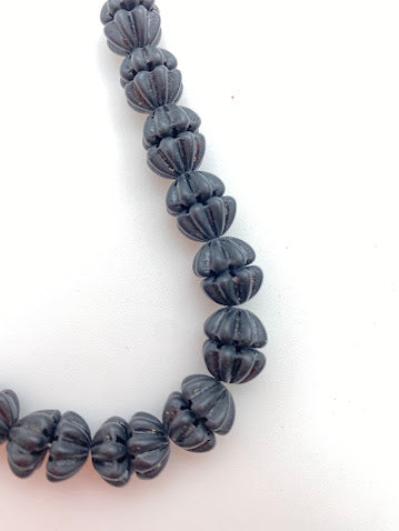 Vintage Glass Bunt 12mm Jet Matte - VBE-0853-C