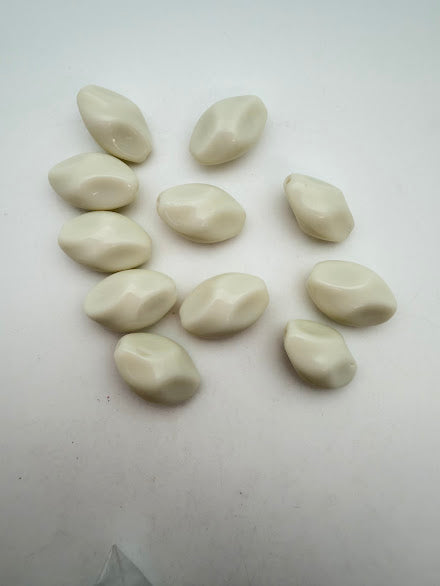 Vintage Glass Oval Twist 22x15mm Eggshell