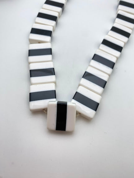 Layered Square 25mm Black & White