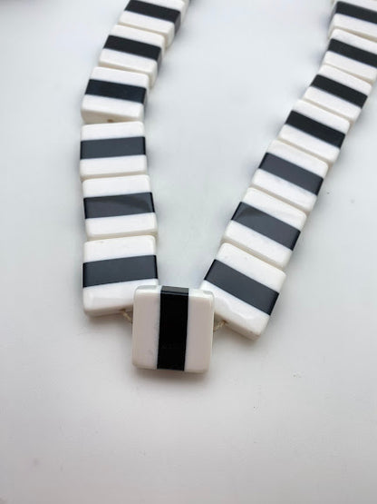 Layered Square 25mm Black & White