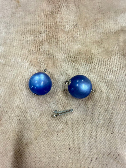 Vintage Moonglow Clasp 12mm Royal Blue
