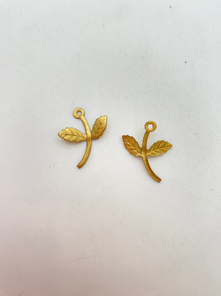 Vintage Metal Leaf 20x16mm Gold