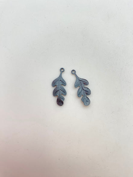 Vintage Metal Leaf 20x8mm Black