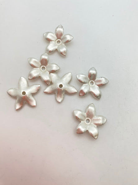 Vintage Metal Flower 16mm Silver