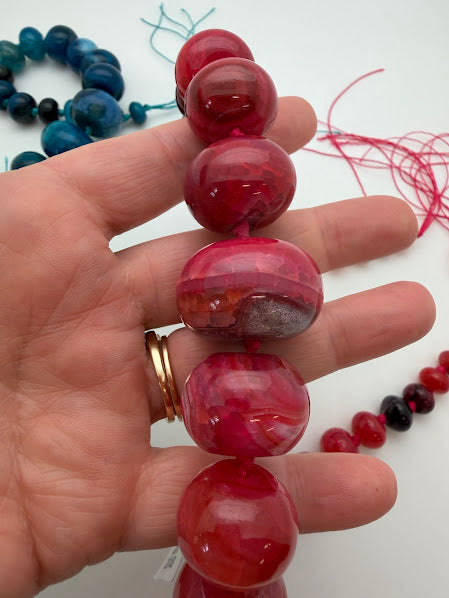 Graduated Dyed Agate Beads Fuchsia