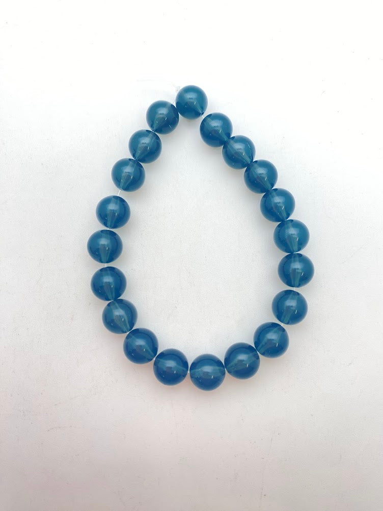 Round 10mm Montana Opaline