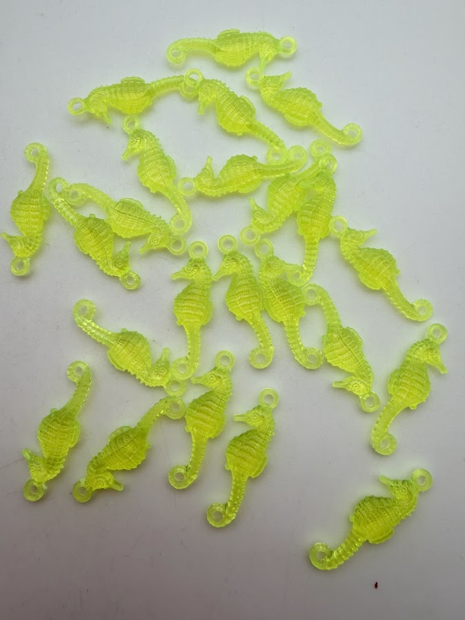 Seahorse Charm 28mm Neon Yellow