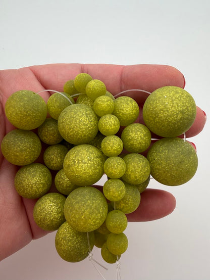 Round 8mm Matte Glitter Kiwi