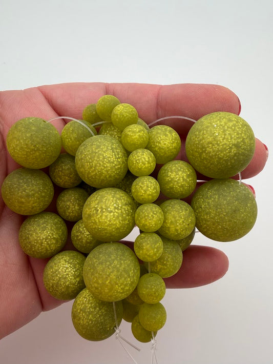 Round 8mm Matte Glitter Kiwi