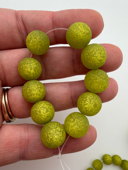 Round 12mm Matte Glitter Kiwi