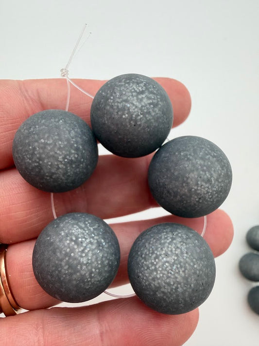 Round 20mm Matte Glitter Black Diamond