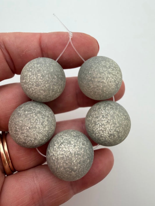 Round 20mm Matte Glitter Silver