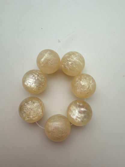 Round 16mm Crystal Glow Shell
