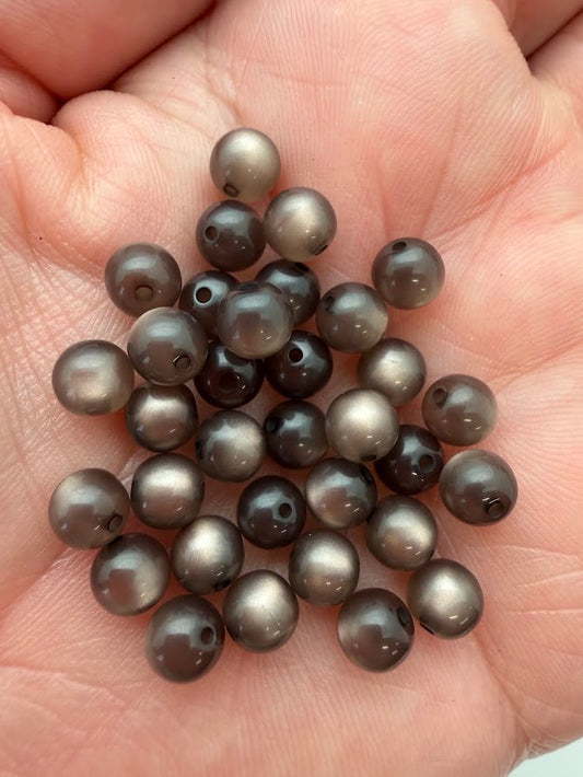 Round 6mm Moonglow Clove