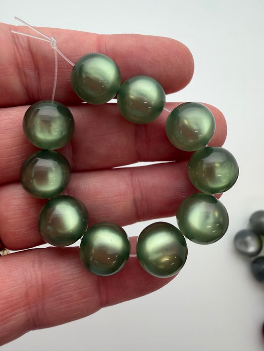 Round 12mm Moonglow Martini