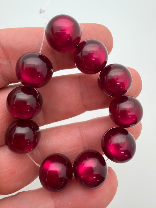 Round 12mm Moonglow Blackberry Juice