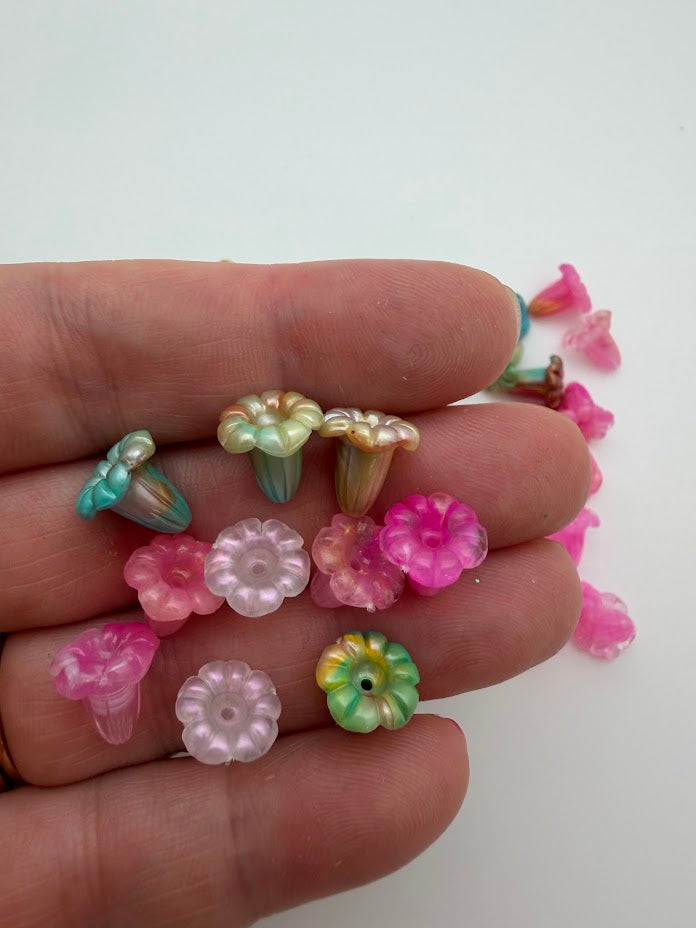 Flower Cap 11x10mm Golden Fuchsia
