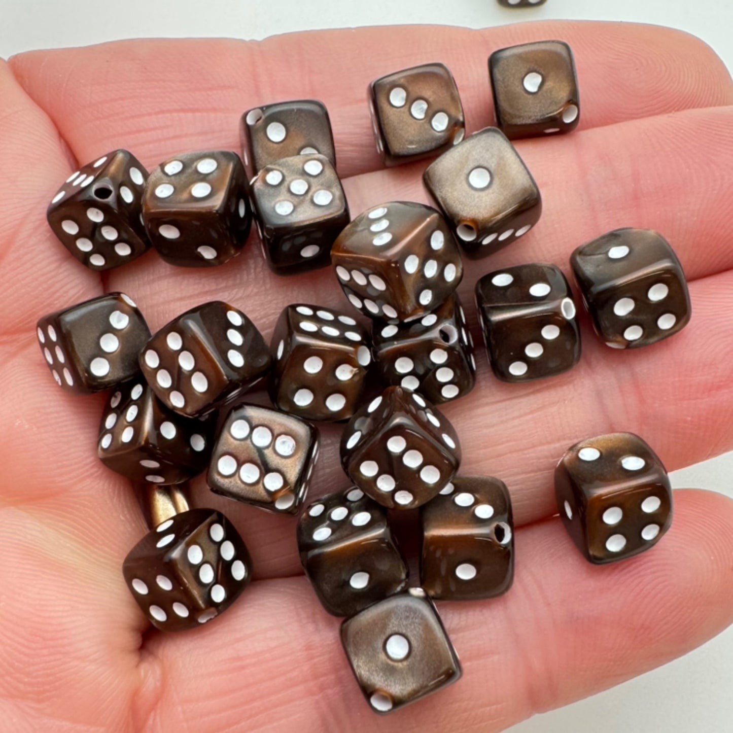 Dice Bead 9mm Mocha Pearl with white